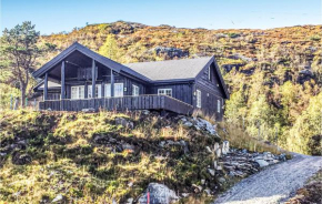  Five-Bedroom Holiday Home in Matredal  Матре 